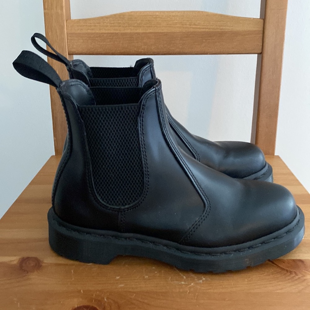 2976 Mono Smooth Leather Chelsea Boots